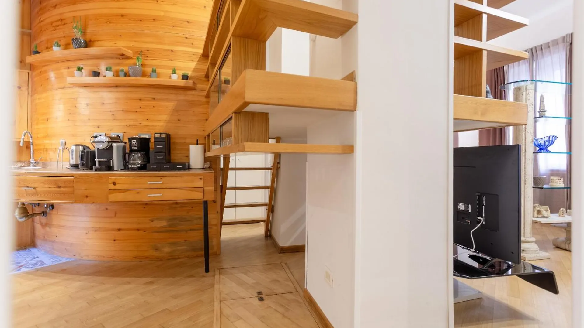 Oliviero - Colosseo Apartment With Terrace Rome 0*,  Italy